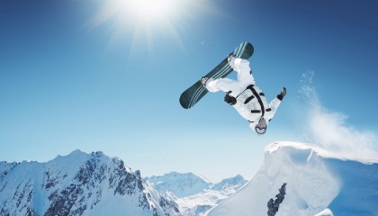 开云-陈佳佩拉卡尼同组较量蝶泳决赛