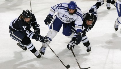 开云体育网页登陆-新西兰全黑队全员参与防守，形成强大防线，新西兰队长